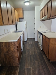 2 bed 1.5 Bath AVAILABLE NOW!!