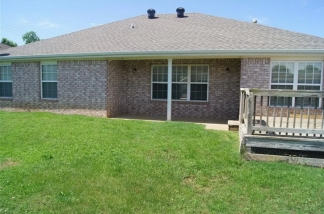 3 Bedroom, 2 Bath, Double car garage located in Bentonville!!!