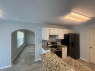 3 Bedroom, 2 Bath, Double car garage located in Bentonville!!!