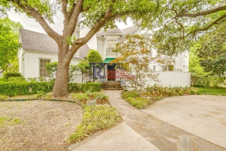 Charming Monticello Townhome – 4 Beds, Updated Kitchen & On-Site Parking