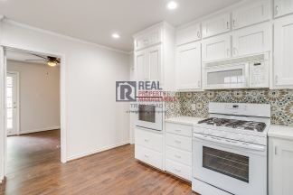 Charming Monticello Townhome – 4 Beds, Updated Kitchen & On-Site Parking