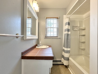 Spacious 3-Bed in Prime Ferndale Location – Walk to Downtown
