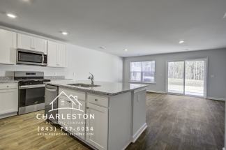 956 Long Bluff Rd - Available 10/14