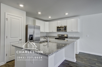 956 Long Bluff Rd - Available 10/14