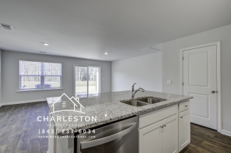 956 Long Bluff Rd - Available 10/14