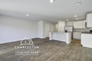 956 Long Bluff Rd - Available 10/14