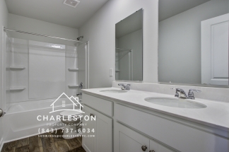 956 Long Bluff Rd - Available 10/14