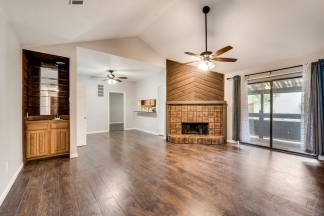 Spacious 2nd floor corner unit in Richardson