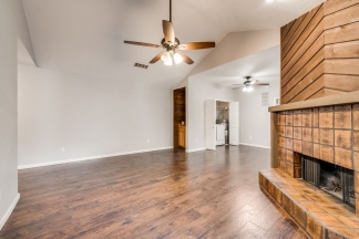 Spacious 2nd floor corner unit in Richardson
