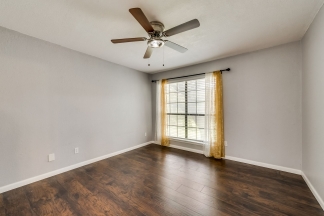 Spacious 2nd floor corner unit in Richardson