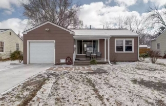 Updated 2 Bedroom Home South East Wichita