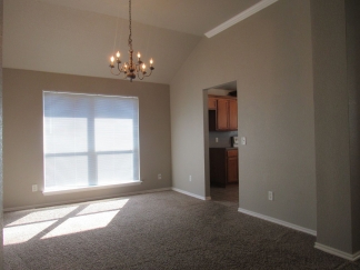Beautiful Home in Yukon Near Turnpike! Includes Storm Shelter!