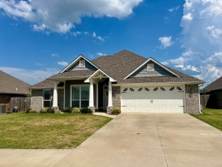 Gorgeous 3 Bedroom/2 Bathroom Home Available for Rent!