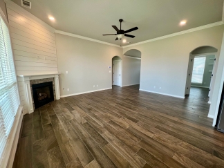 Gorgeous 3 Bedroom/2 Bathroom Home Available for Rent!