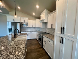 Gorgeous 3 Bedroom/2 Bathroom Home Available for Rent!