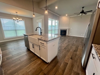 Gorgeous 3 Bedroom/2 Bathroom Home Available for Rent!