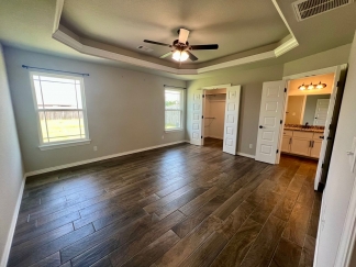 Gorgeous 3 Bedroom/2 Bathroom Home Available for Rent!