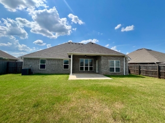 Gorgeous 3 Bedroom/2 Bathroom Home Available for Rent!