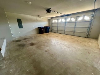 Gorgeous 3 Bedroom/2 Bathroom Home Available for Rent!