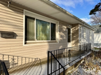 Charming 2-Bed/1-Bath Ranch, Massive Basement, Close to Chrysler Plant!