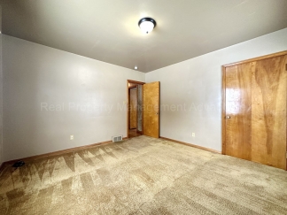 Charming 2-Bed/1-Bath Ranch, Massive Basement, Close to Chrysler Plant!
