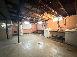 Charming 2-Bed/1-Bath Ranch, Massive Basement, Close to Chrysler Plant!