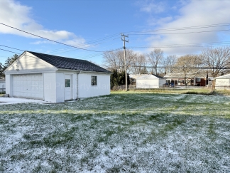 Charming 2-Bed/1-Bath Ranch, Massive Basement, Close to Chrysler Plant!