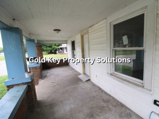 3 BR 1 BA House with Garage, Central Air, and Fenced Backyard (SECTION 8 APPROVED)