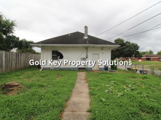 3 BR 1 BA House with Garage, Central Air, and Fenced Backyard (SECTION 8 APPROVED)