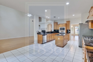 11508 Medallion Ln - Pink Team