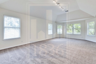 11508 Medallion Ln - Pink Team