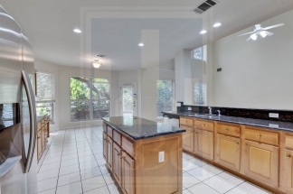11508 Medallion Ln - Pink Team