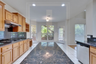 11508 Medallion Ln - Pink Team