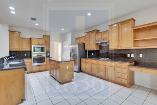 11508 Medallion Ln - Pink Team