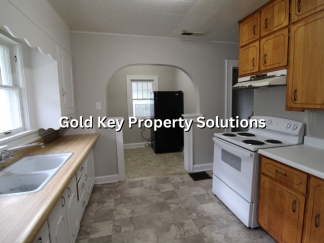 Adorable 2 BR 1 BA House with Garage and Central Air (SECTION 8 APPROVED)