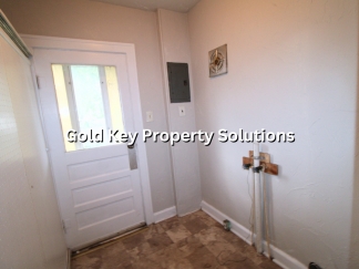 Adorable 2 BR 1 BA House with Garage and Central Air (SECTION 8 APPROVED)