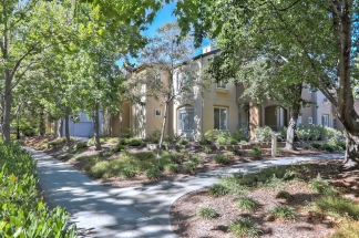 Stunning Remodeled Top-Level Condo in Crescendo at River Oaks!!!