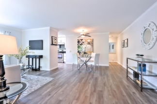 Stunning Remodeled Top-Level Condo in Crescendo at River Oaks!!!