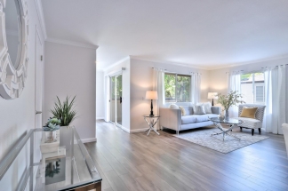 Stunning Remodeled Top-Level Condo in Crescendo at River Oaks!!!