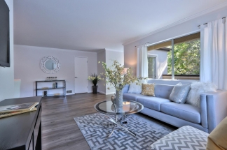 Stunning Remodeled Top-Level Condo in Crescendo at River Oaks!!!