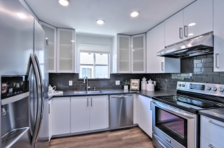 Stunning Remodeled Top-Level Condo in Crescendo at River Oaks!!!
