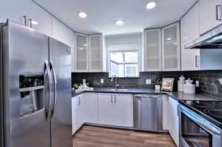 Stunning Remodeled Top-Level Condo in Crescendo at River Oaks!!!
