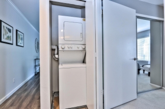 Stunning Remodeled Top-Level Condo in Crescendo at River Oaks!!!