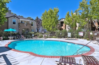 Stunning Remodeled Top-Level Condo in Crescendo at River Oaks!!!
