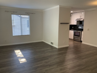 Stunning Remodeled Top-Level Condo in Crescendo at River Oaks!!!