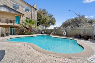 6700 Cooper Ln, Apt 30 - R25 - Pink Team