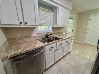 3 Bedroom, 1.5 Bathroom Home in Barling Available for Rent!