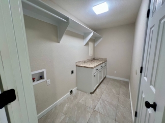 3 Bedroom, 1.5 Bathroom Home in Barling Available for Rent!