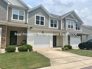 Beautiful 3 Bedroom Townhome in Raleigh near beautiful park! Apply Now!