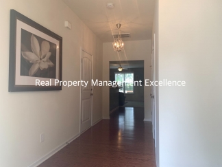 Beautiful 3 Bedroom Townhome in Raleigh near beautiful park! Apply Now!